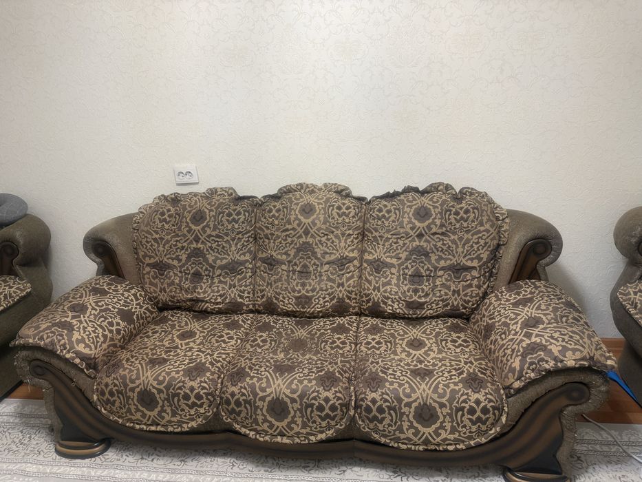 Диван и два кресла для дома б/у