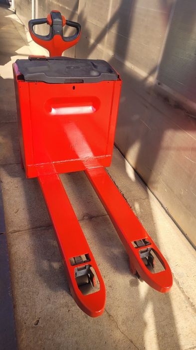 transpalet electric linde T 16 liza ridicare hidraulica marfa paleti