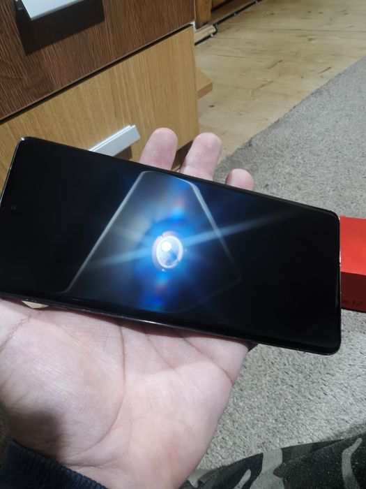 Oneplus 12 ca nou impecabil ecranul nu are nici o zgârietură