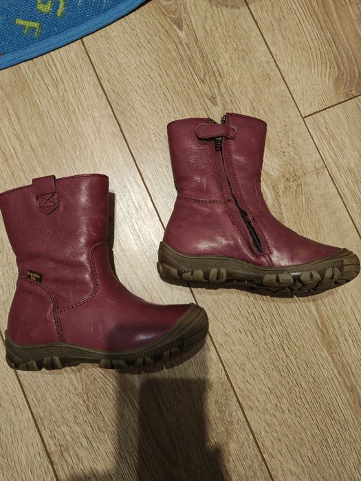 Ghete Froddo fete, 26 piele