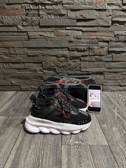 Versace chain reaction