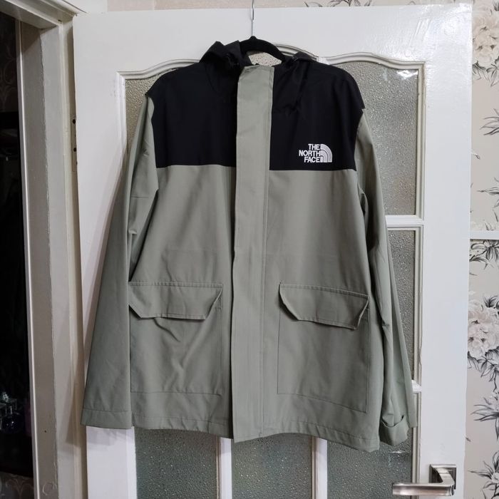 Продам ветровку на подростка