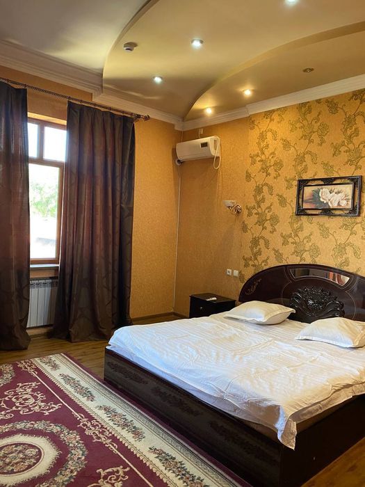 Мирзо Улугбек РН    Центр  Луначарский 5-сот 5-ком 1300