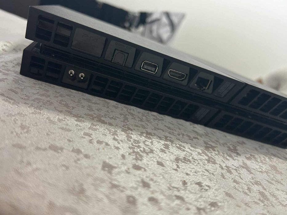 Ps4 1 tera /FIFA 20 
1 controller
+ GTA5+100ron