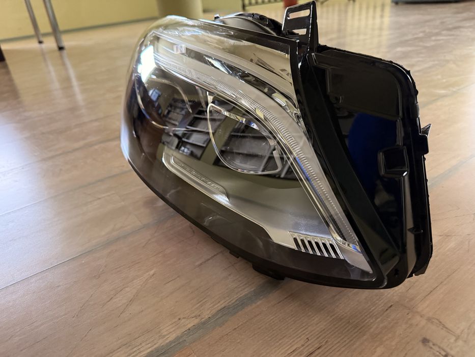 Фарове за Mercedes w166 c292 gle ( десен фар GLE )