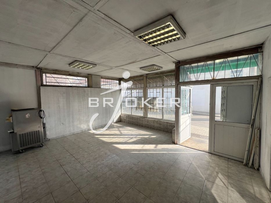 Продава се Магазин в Кърджали, Боровец - 146 кв.м за 385 €/кв.м - Снимка #1