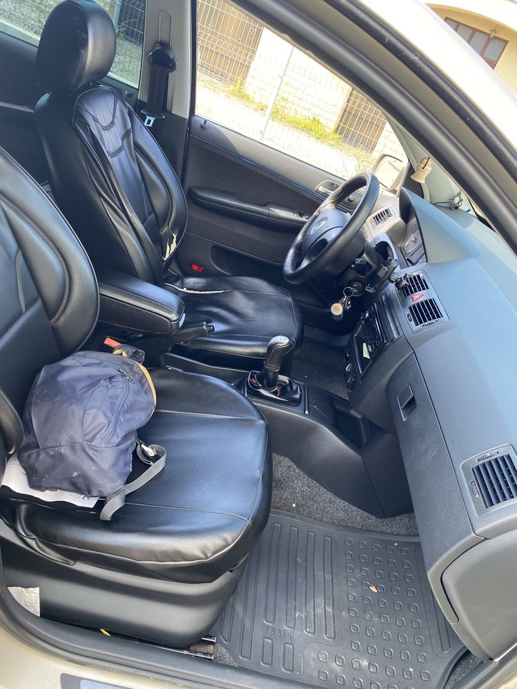 De vinzare Skoda fabia an 2005
