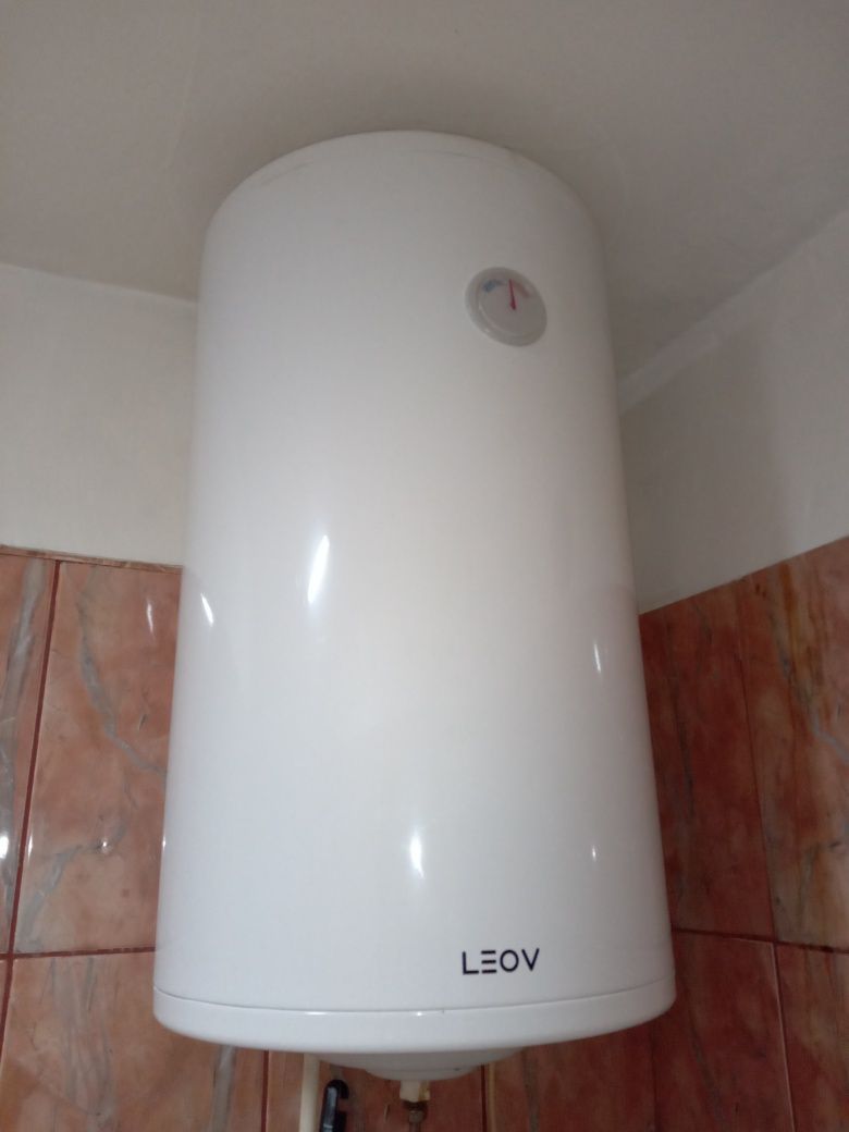 Vând boiler pe curent , 80 l ,cu garanție