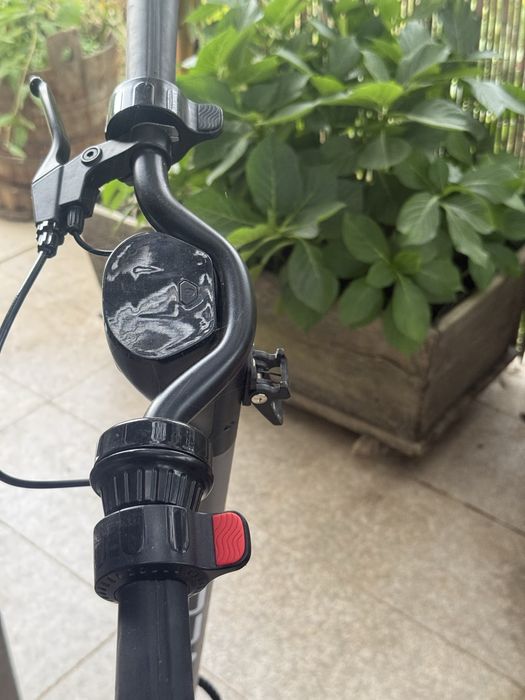 Trotineta electrica VEEL nu bicicleta