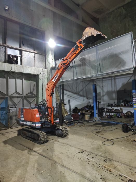 Услуга с мини багер 3т дренажи ями основи изкореняване на дървета