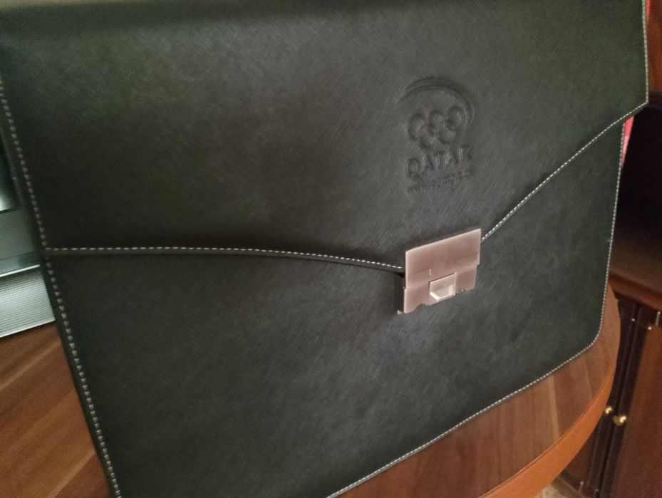 Продам чемодан с кодом