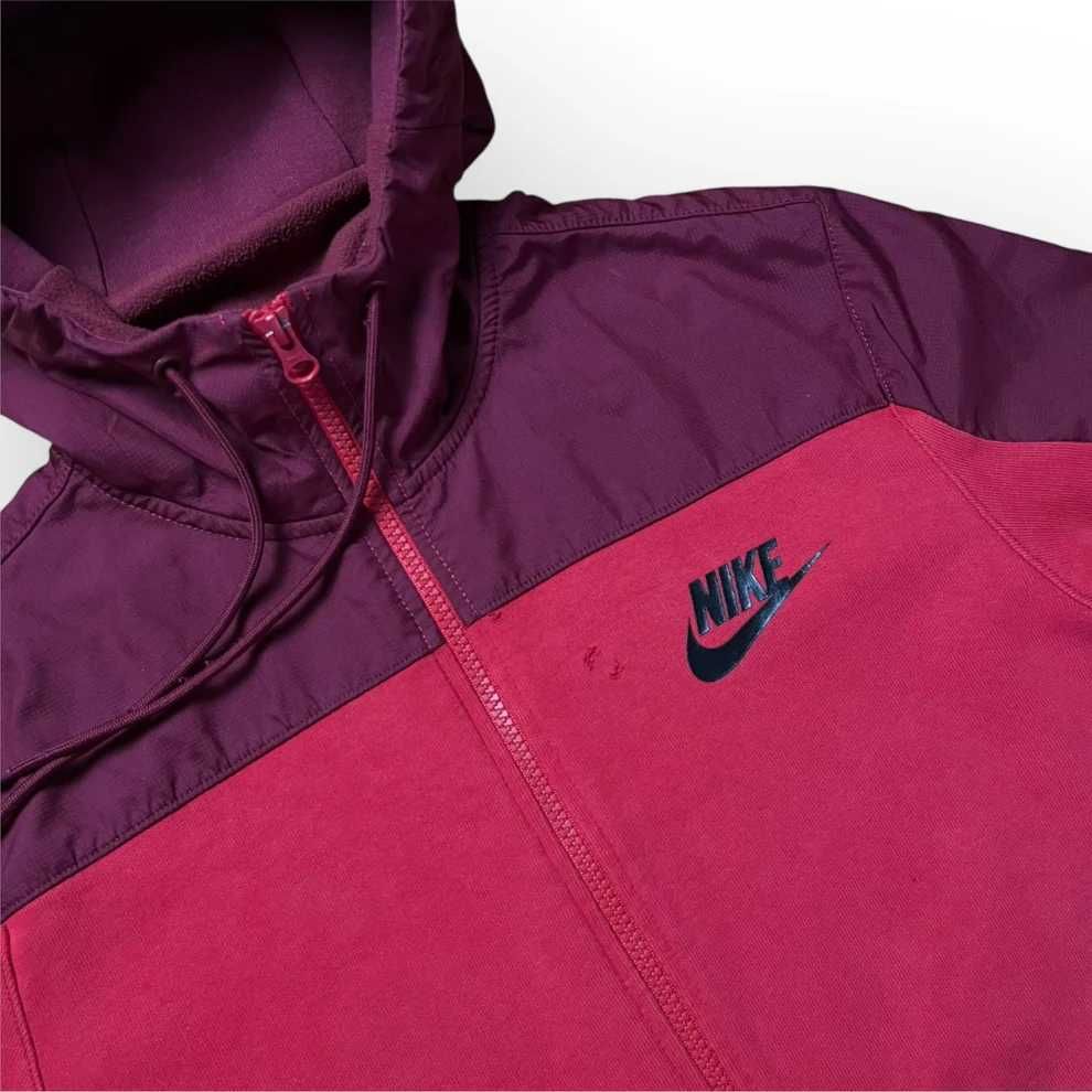 nike tech  син и червен