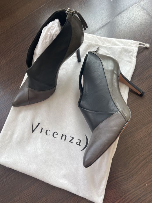 Calvin Klein - страхотни кожени боти