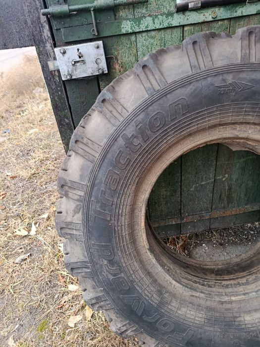 Продается резина на урал на камаз на зил 131