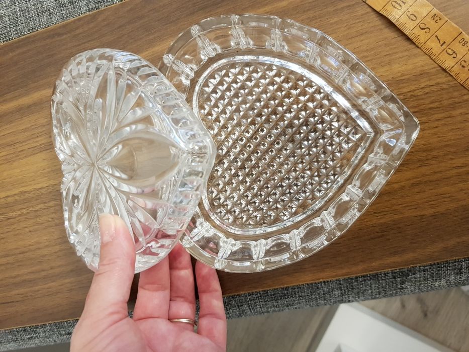 Vand diverse obiecte din cristal