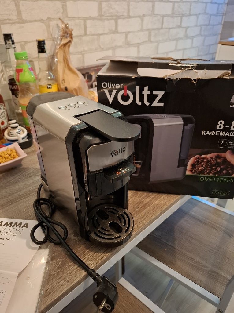 Чисто нова кафе машина Voltz 8 in 1 , 19 бара