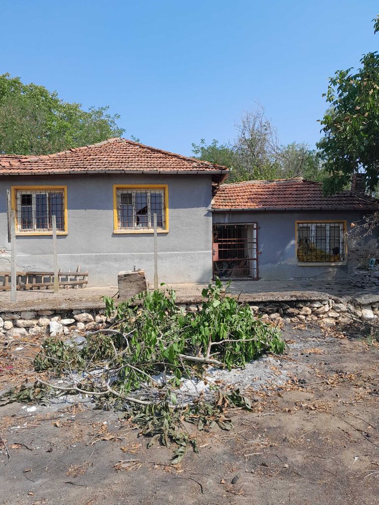 Продава се Къща в Чирпан - 88 кв.м за 25 €/кв.м - Снимка #1