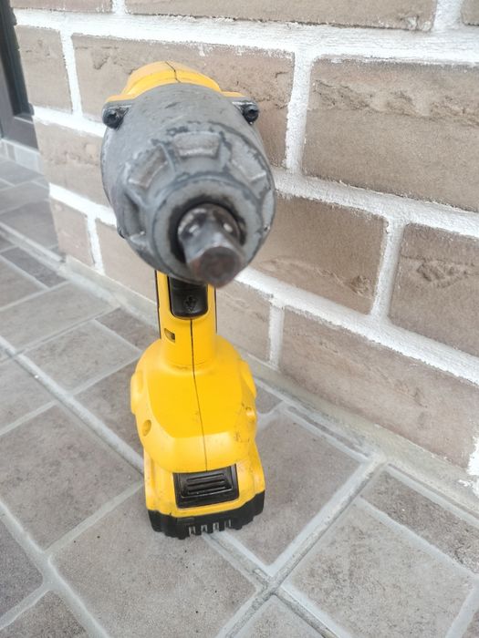 Impact dewalt 18 volți