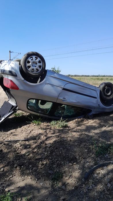 Dezmembrez Peugeot 307 1.4 benzina