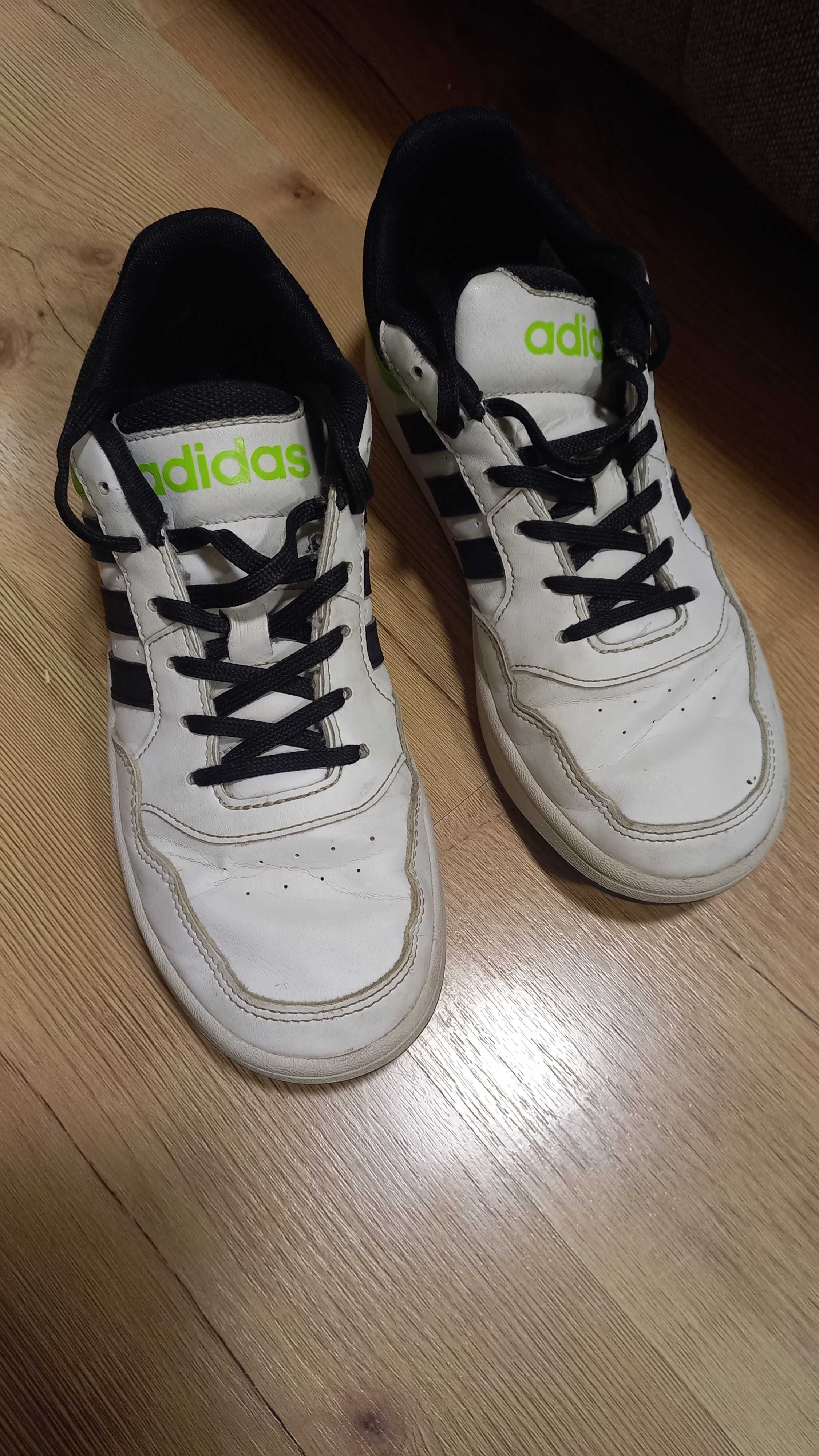 Продавам маратонки adidas