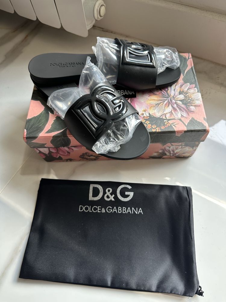 Плажни черни дамски чехли сандали Dolce and Ganbbana, 39 номер