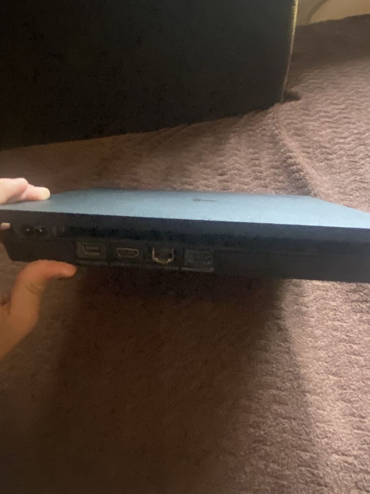 Pleystation 4 slim 1 TB