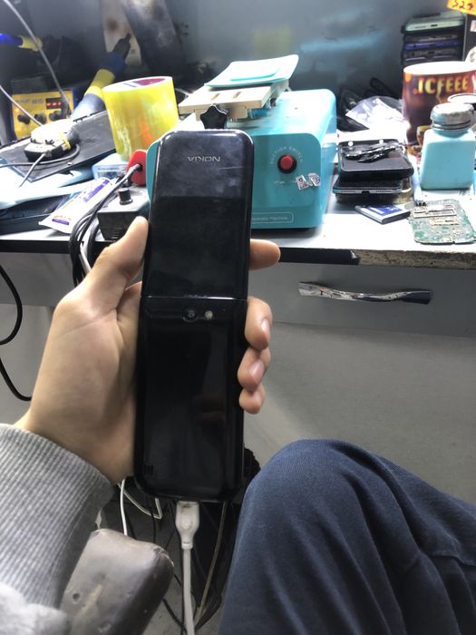 Nokia flip 2720 sotiladi