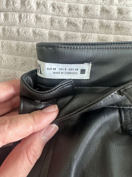 Кожени панталони Zara