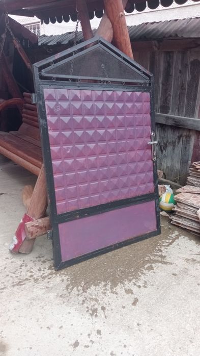 Vând Porți din tablă groasă