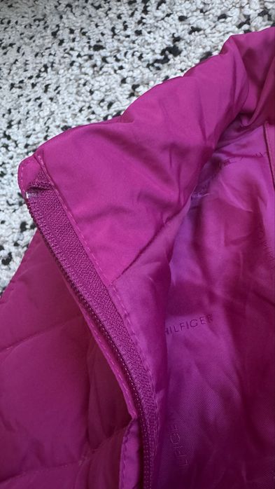 Нов дамски пухен елек Tommy Hilfiger размер XL