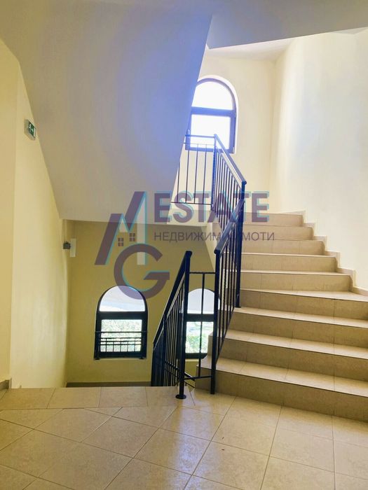 Двустаен апартамент на първа линия море в Царево