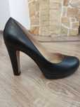 Pantofi cu toc, Bata