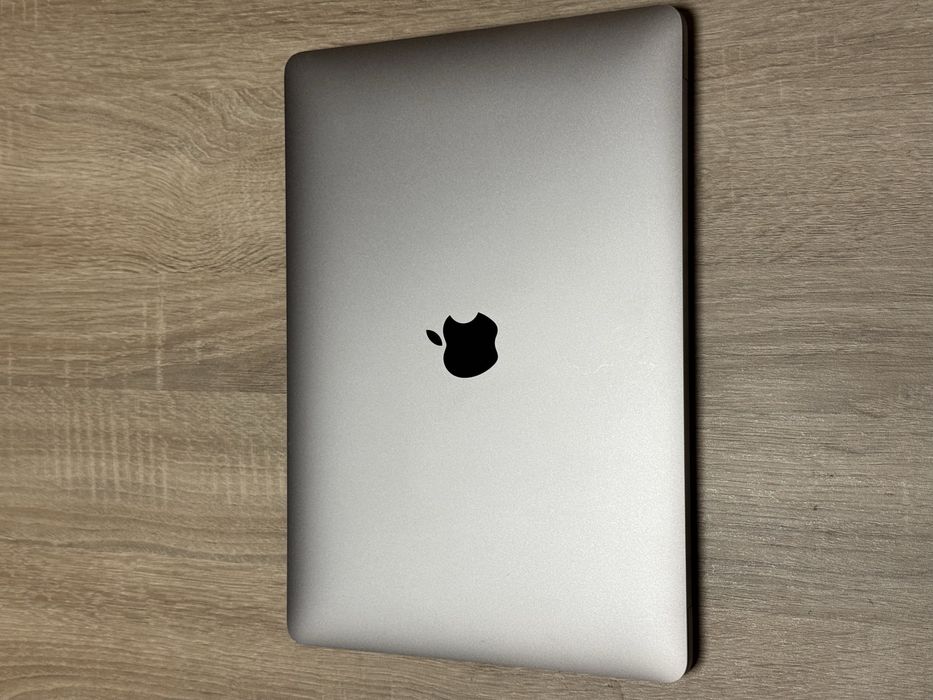 Macbook Air 8GB Ram, 256GB HDD, Apple M1 Chip