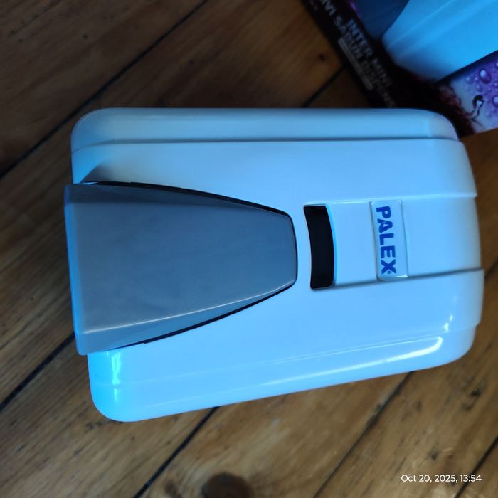 Диспенсър за сапун на пяна и четка за тоалетна чиния