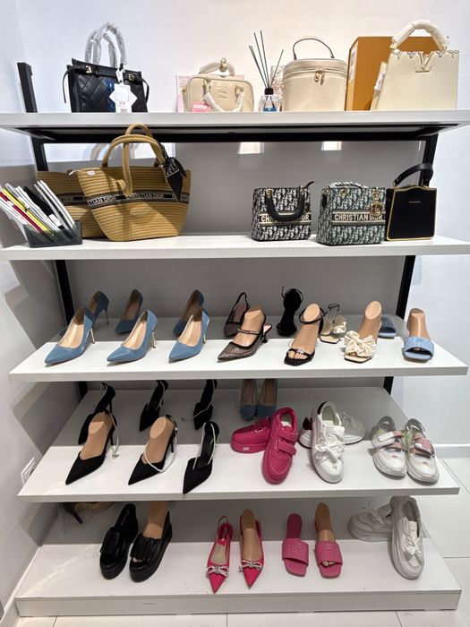 Ayollar kiyimlari abaya va harhil turdagi kiyimlar turkiya mahsuloti