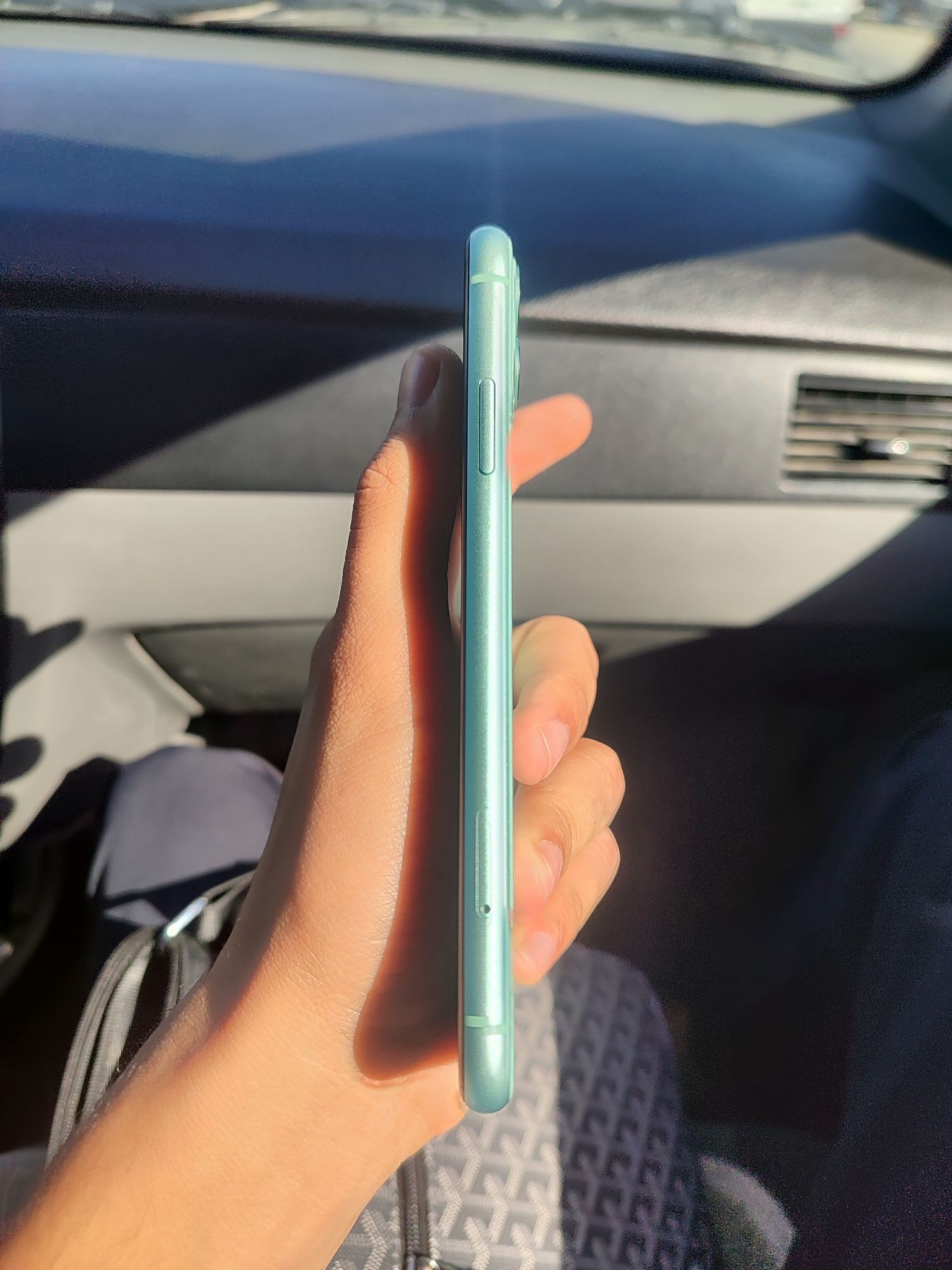 Iphone 11  64 gb