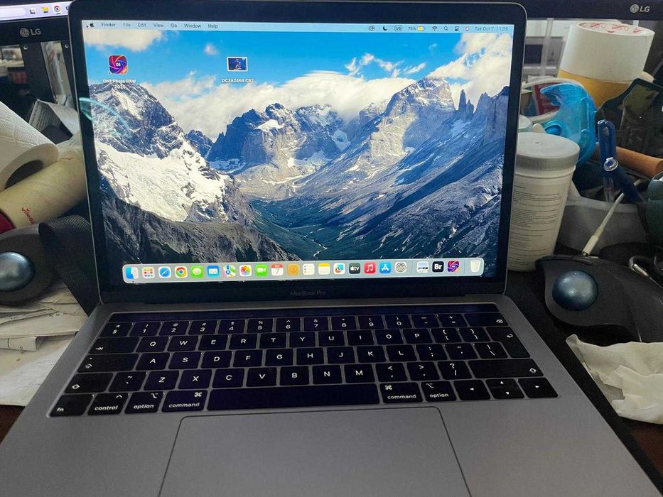 Vand MacBook Pro 13' 2018, Intel i5, 8gb ram, Retina, touchbar,256gb ,