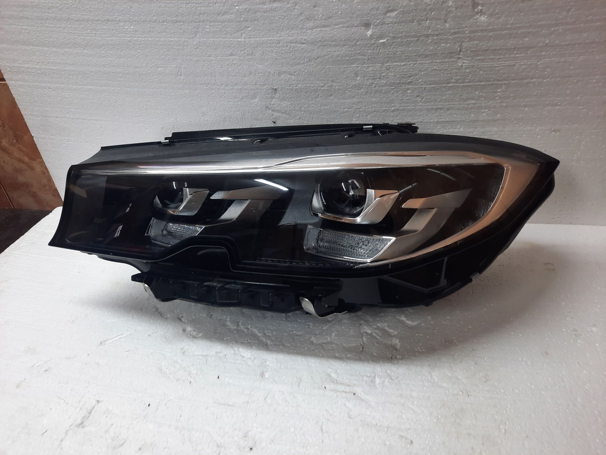 Far bmw G20 G21 seria 3 full led  an 2019-2022 stanga