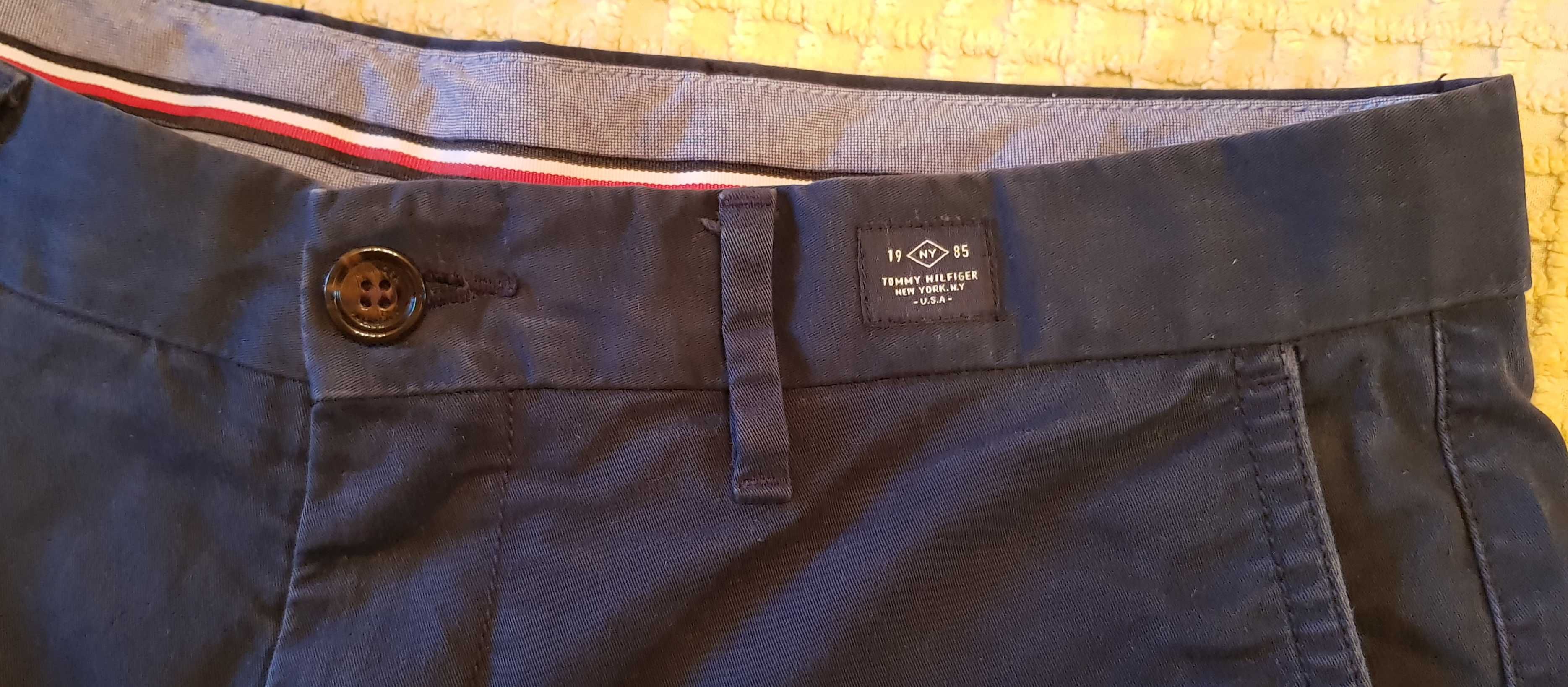 Pantaloni TOMMY Hilfiger albastri W32 (talia), L34 (lungime)