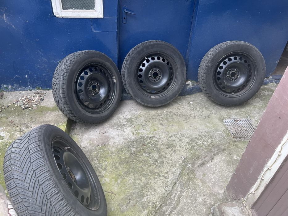 Vand jante de table cu cauciucuri de iarna 205/55 R16