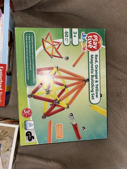 Детски пъзели и игра с редене