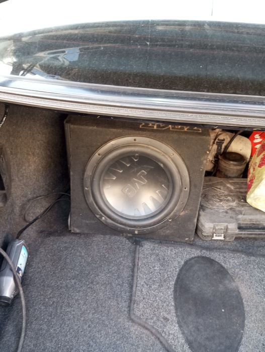 Сабвуфер JVS б у в хорошем состоянии