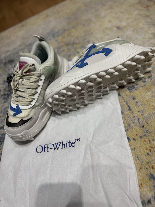 Adidasi off white odsy