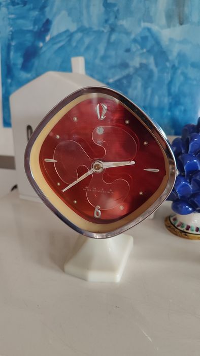 Стар часовник будилник