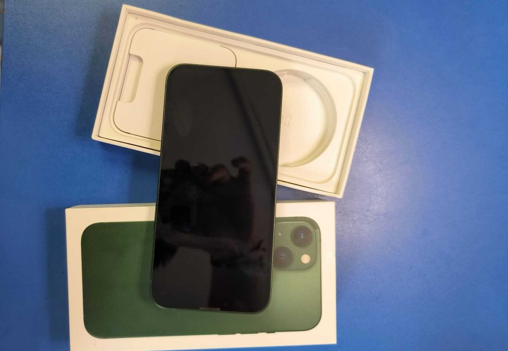 Apple iPhone 13 – 128GB – Red / Green / Pink / Black