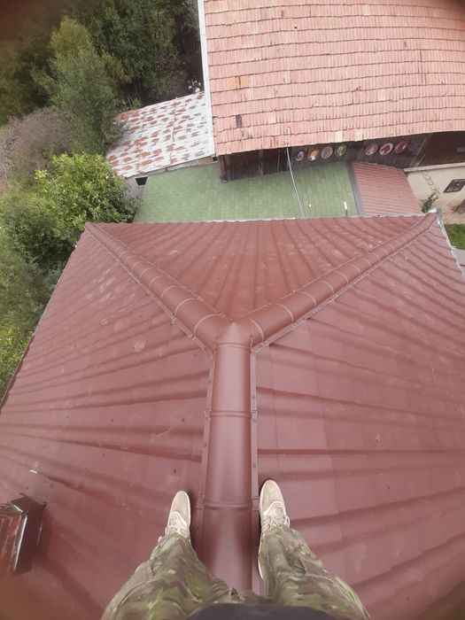 Mansardări, schimbare tablă, renovare structura veche, centuri beton.
