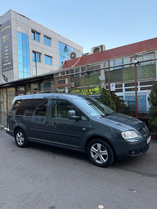 Vând autoutilitară masina funerare