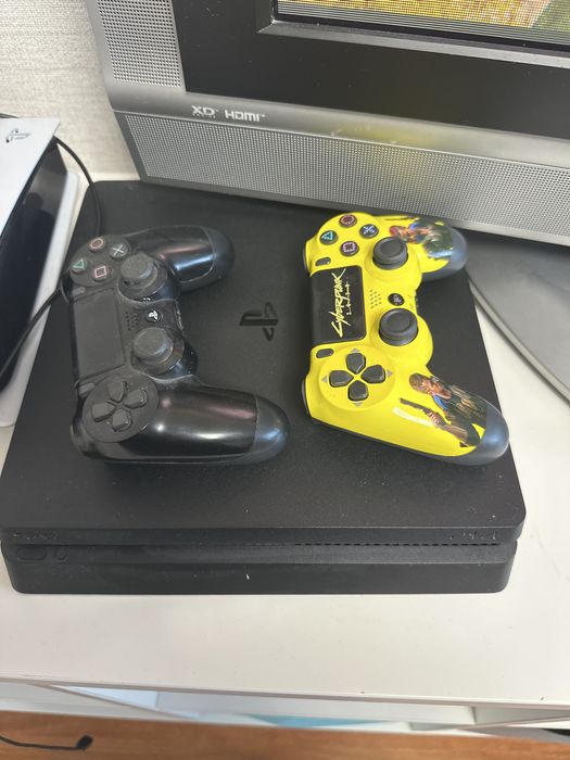 Продам playstation 4 slim