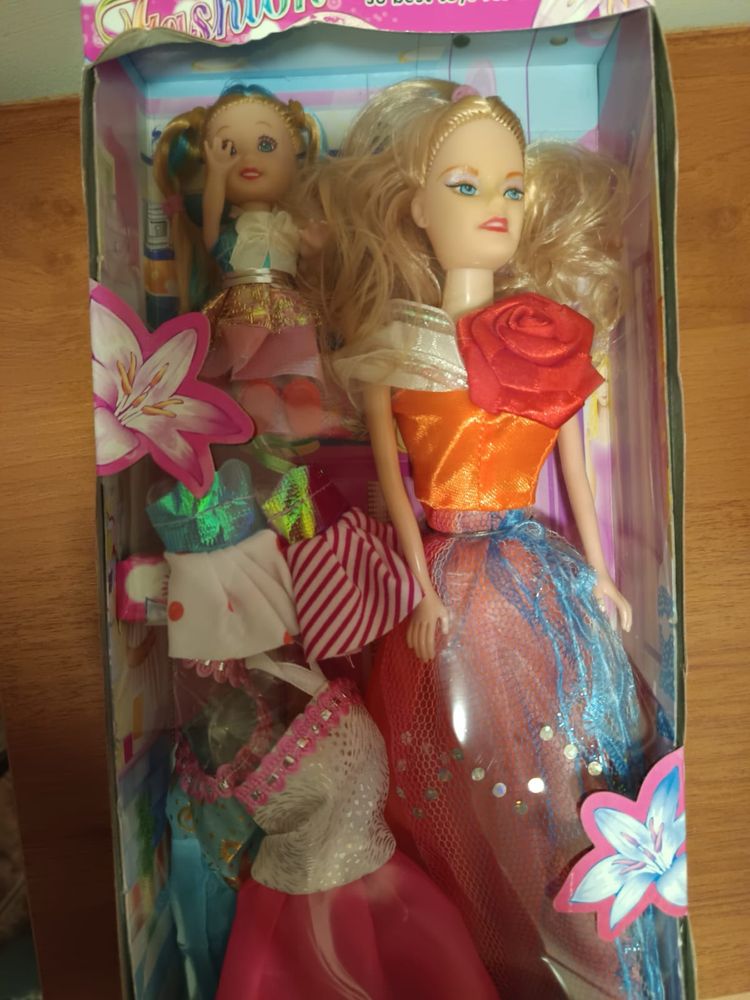 Продавам играчки за момиче и момче