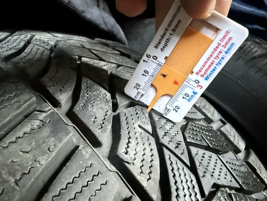 Зимни гуми  245 40 19 dunlop winter sport 5
